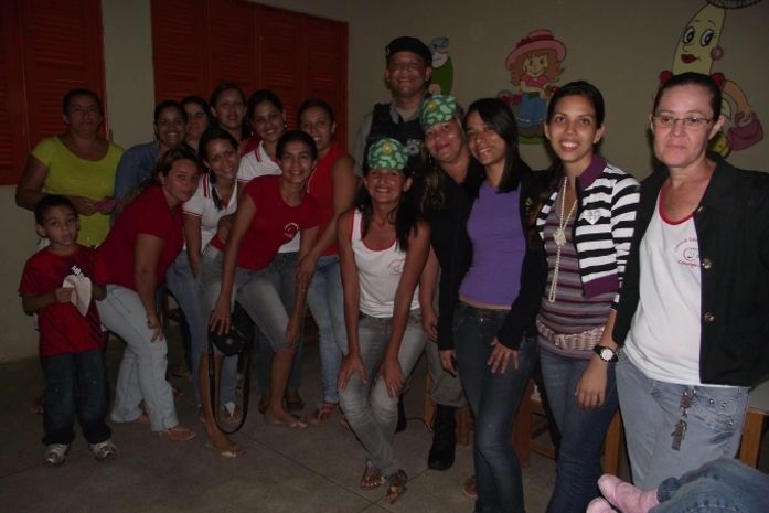 Professores e alunos do Centro Infantil prestam homenagens ao dia do Soldado.