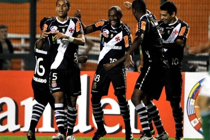 Jumar marcou o gol da classificação.