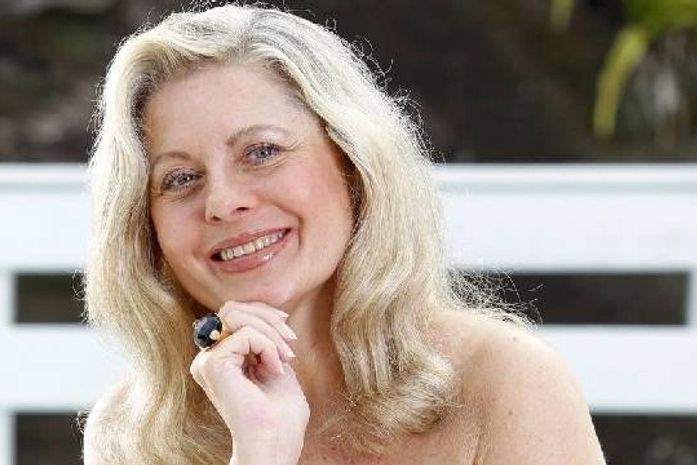 Vera Fischer decide passar mais tempo internada