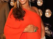 Beyoncé exibe barriguinha