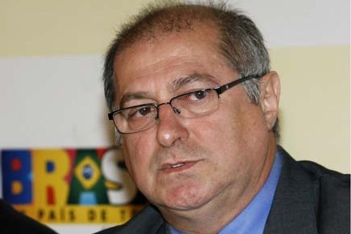 Paulo Bernardo diz não se lembrar de carona em avião de empreiteira