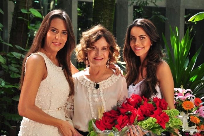 Keila Lima (esquerda) desabafou em sua despedida da RedeTV!