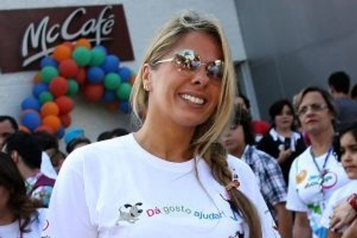Adriane Galisteu participará do 'Superpop', diz jornal