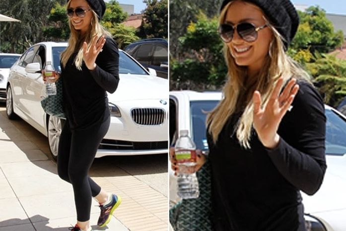 Pelo Twitter, Hilary Duff diz que não vê a hora de chegar ao Brasil