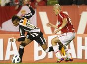 Borges faz 2, Santos reage em 11min e arranca empate do Inter