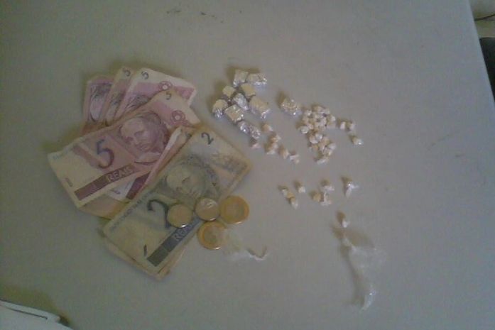 Polícia Militar apreende drogas com menor em Viçosa