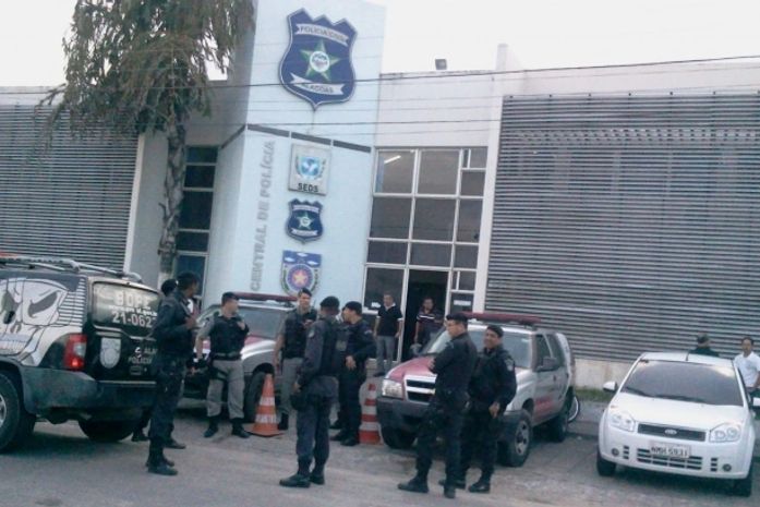 Operação apreende drogas e armas em Pilar. Dois presos