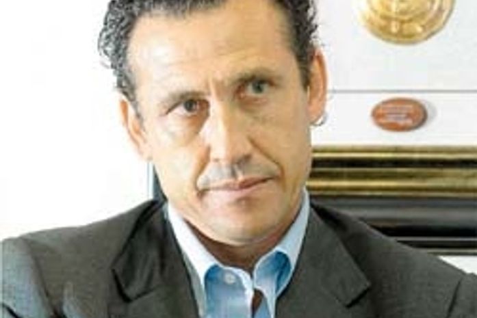 Barcelona e Real podem abandonar Liga Espanhola, diz Valdano
