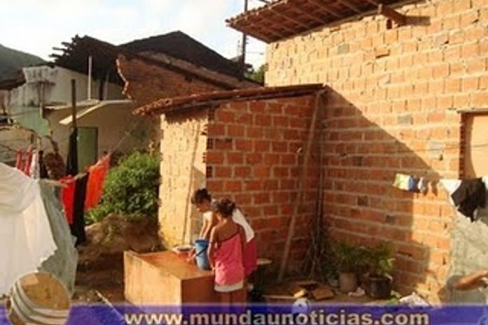 A reconstrução da casa em área de risco