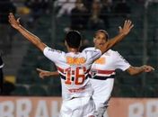 Rivaldo decide para o São Paulo.