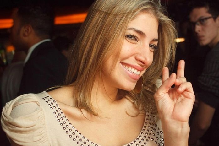 Lembra dela? Roberta Brasil, do BBB6, reaparece em balada