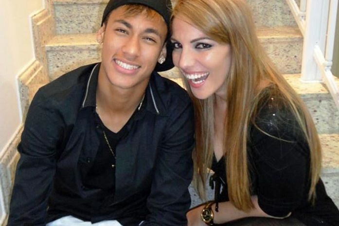 Anamara esclarece boatos sobre beijo em Neymar: ‘Ele é muito especial’