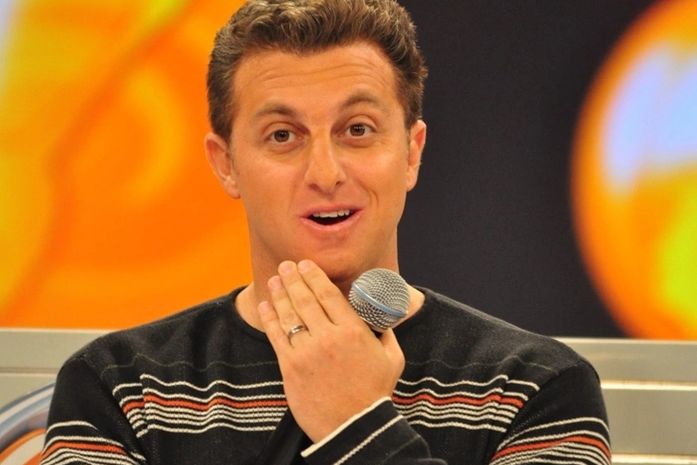 Luciano Huck cria mal-estar com Pânico, diz colunista