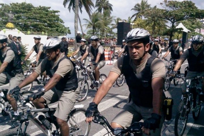 Policiais militares durante o desdile