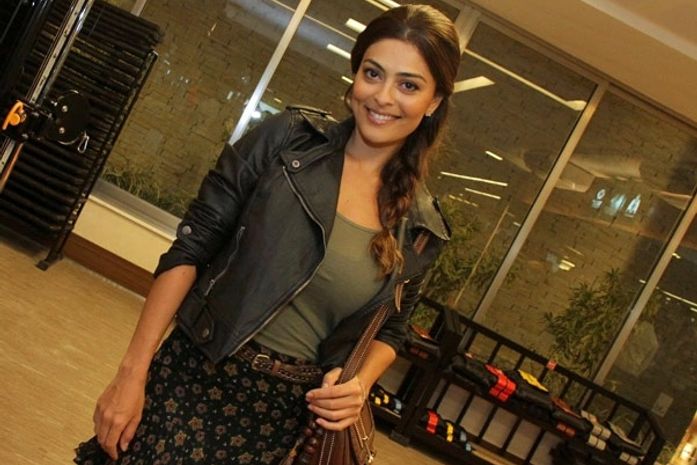 Viradouro quer Ju Paes no posto de rainha de bateria novamente