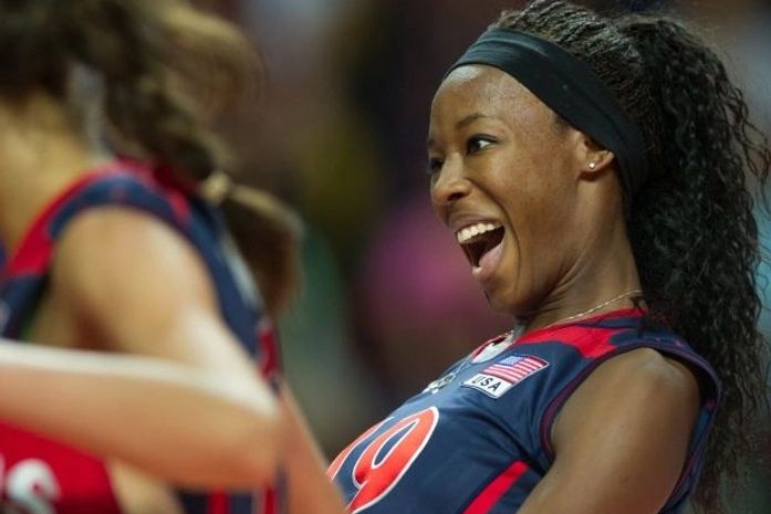Osasco acerta com algoz brasileira Destinee Hooker por um ano