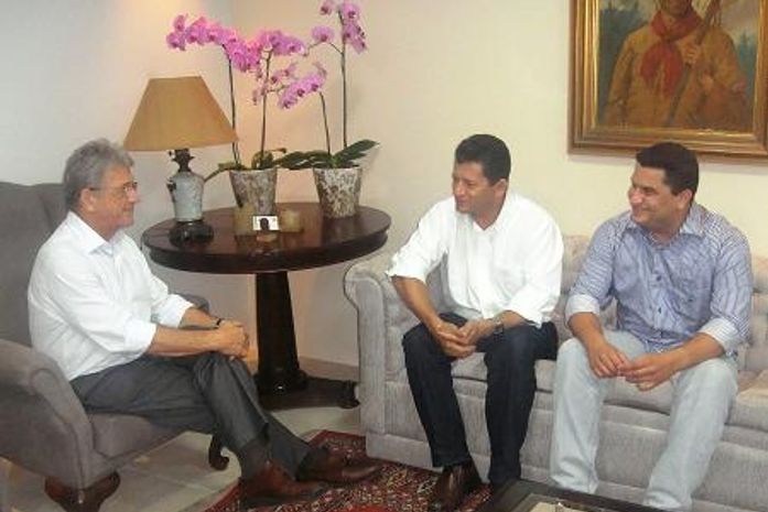 Governador recebe Deputado e Prefeito para discutir construção do aeroporto em Maragogi