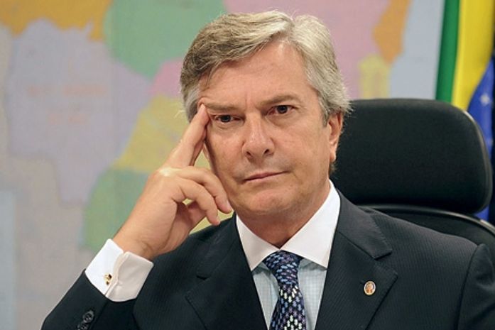 Senado rejeita proposta de Collor para sigilo eterno de documentos oficiais