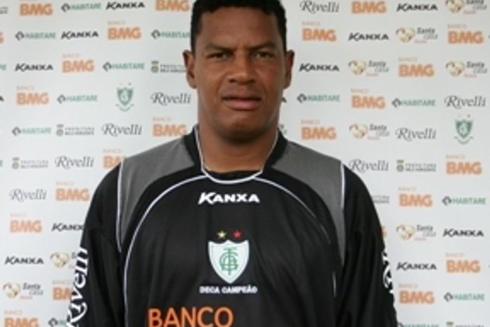 Flávio pode vir para o CSA em 2012.