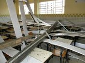 Teto de sala de aula desaba e alunos ficam sem aulas em Santana do Ipanema
