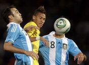 Em clássico apático, Brasil para na trave e fica no zero com Argentina