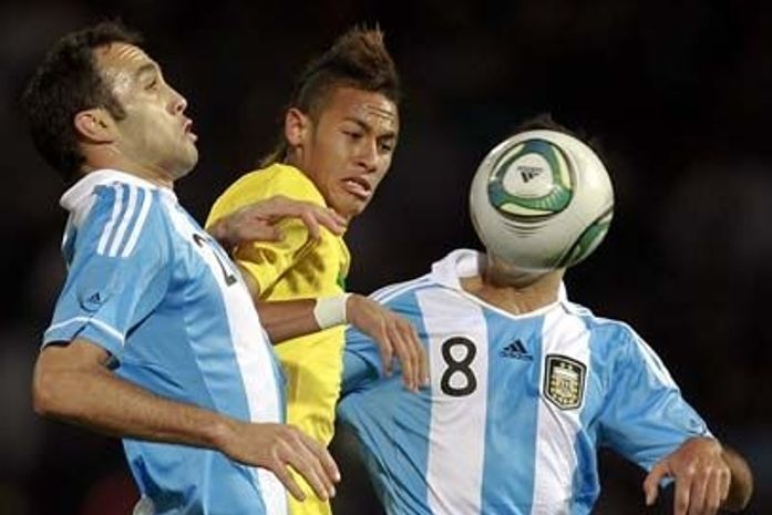 Em clássico apático, Brasil para na trave e fica no zero com Argentina