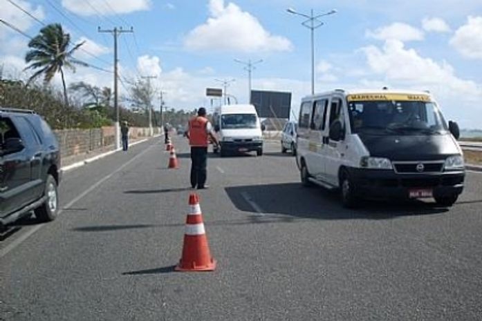Agente da SMTT durante fiscalização
