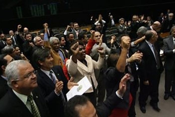 Deputados aprovam Comissão da Verdade. Crimes na Ditadura serão apurados