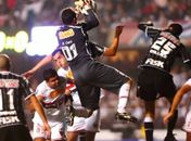 Empate põe São Paulo na liderança provisória e ameniza crise corintiana