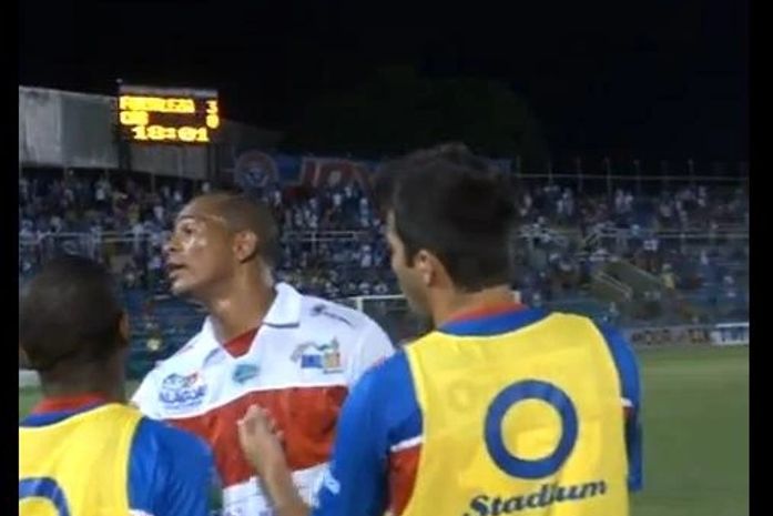 Vídeo mostra jogadores do Fortaleza falando em “50 mil” e “vocês vão sair com cheque”