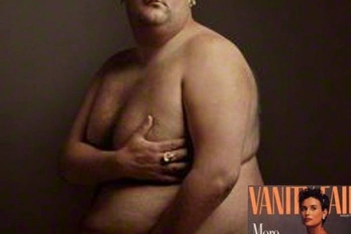 Galeria de Londres exibe retrato nu de comediante à la Demi Moore