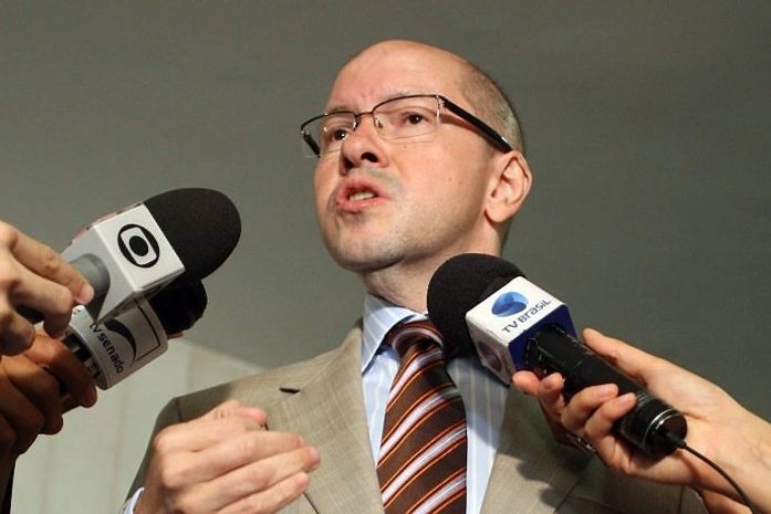 Demóstenes diz que vai ao STF para tentar reaver mandato