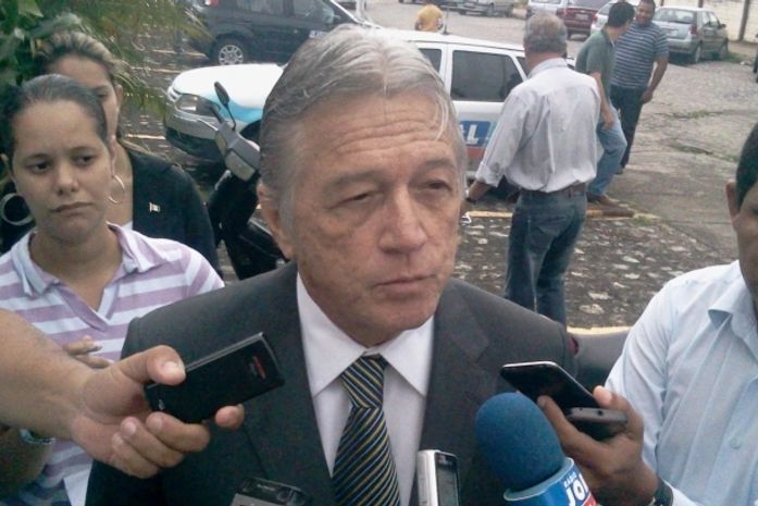 Vilela rebate declarações de Ferro