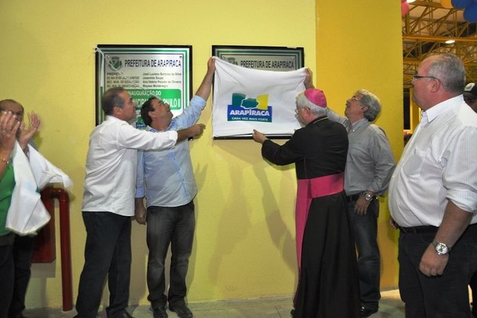 Ginásio João Paulo II é inaugurado com Renan, Luciano e Dom Valério
