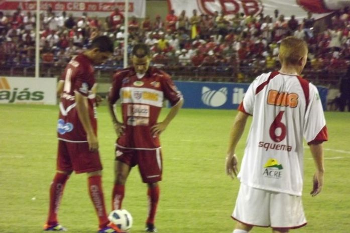 Jogo movimentado diante do Rio Branco.