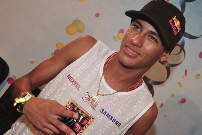 Pais de Neymar vão comemorar 20 anos de casados com festão