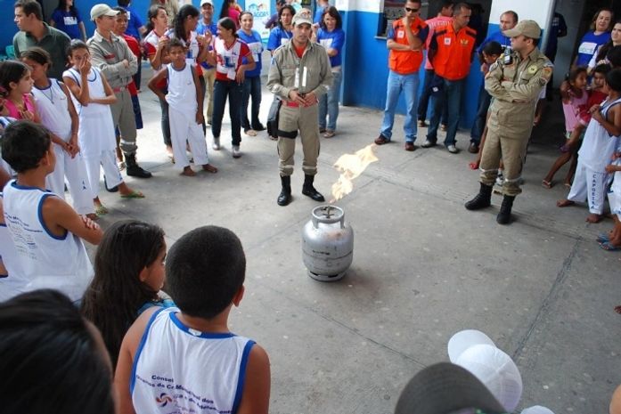 Corpo de Bombeiros participa de Governo Perto de Você em Olho D’água das Flores
