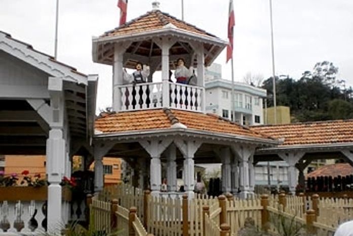 Vila Germânica é decorada para receber Oktoberfest
