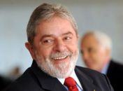 Ex-presidente Lula passa por exame para avaliar tumor