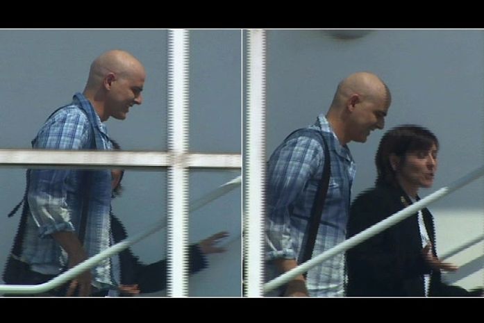 Reynaldo Gianecchini visita grupo que apoia crianças com câncer