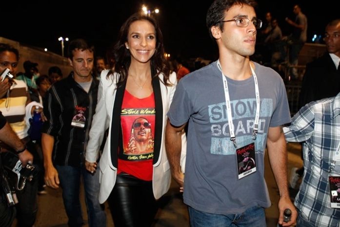 Cegonha: Ivete Sangalo diz a revista que está tentando engravidar