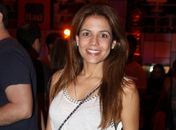 Nívea Stelmann beija desconhecido no Rock in Rio