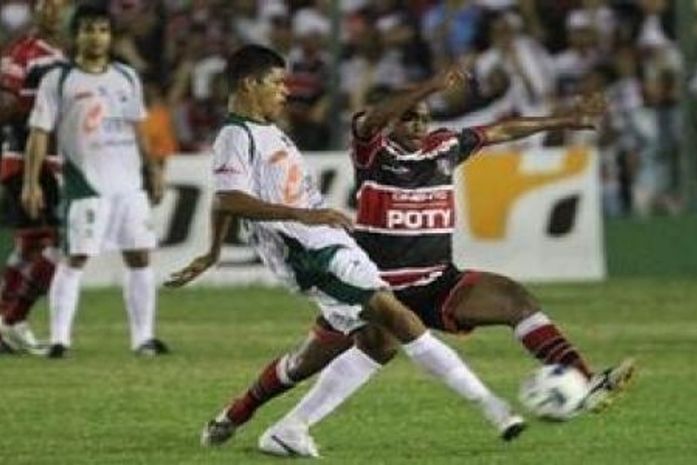 Coruripe empatou com o Santa Cruz.