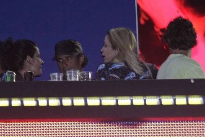 Marcos Pasquim e Danielle Winits deixam o Rock in Rio juntos