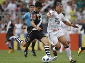 Em duelo equilibrado, Vasco empata com Corinthians e segue líder