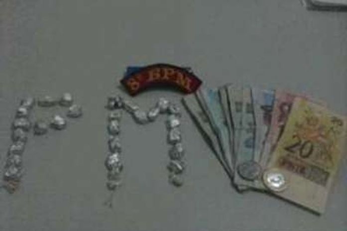 Policiais do 8º BPM apreendem drogas em Messias