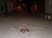 Mulher é alvejada a tiros por desconhecido