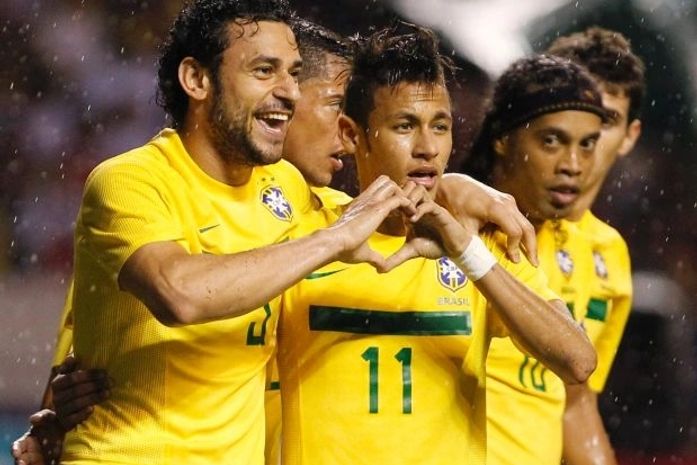 Neymar comemora o seu gol contra a Costa Rica.