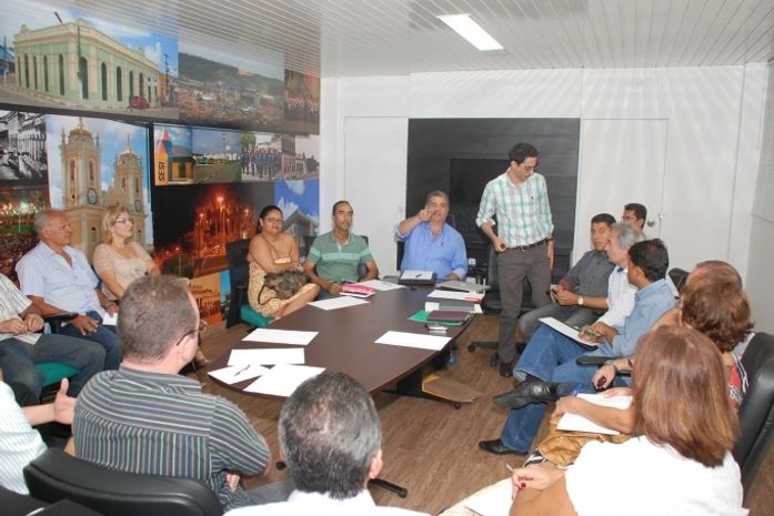 Prefeito George Clemente reúne secretariado e define agenda de trabalho