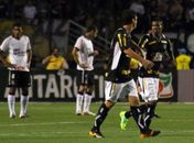 Botafogo bate o Corinthians no Pacaembu e embola briga pela ponta
